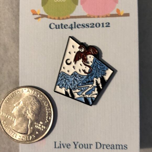 Dungeons & Dragons RPG Pin Brooch - Picture 1 of 2